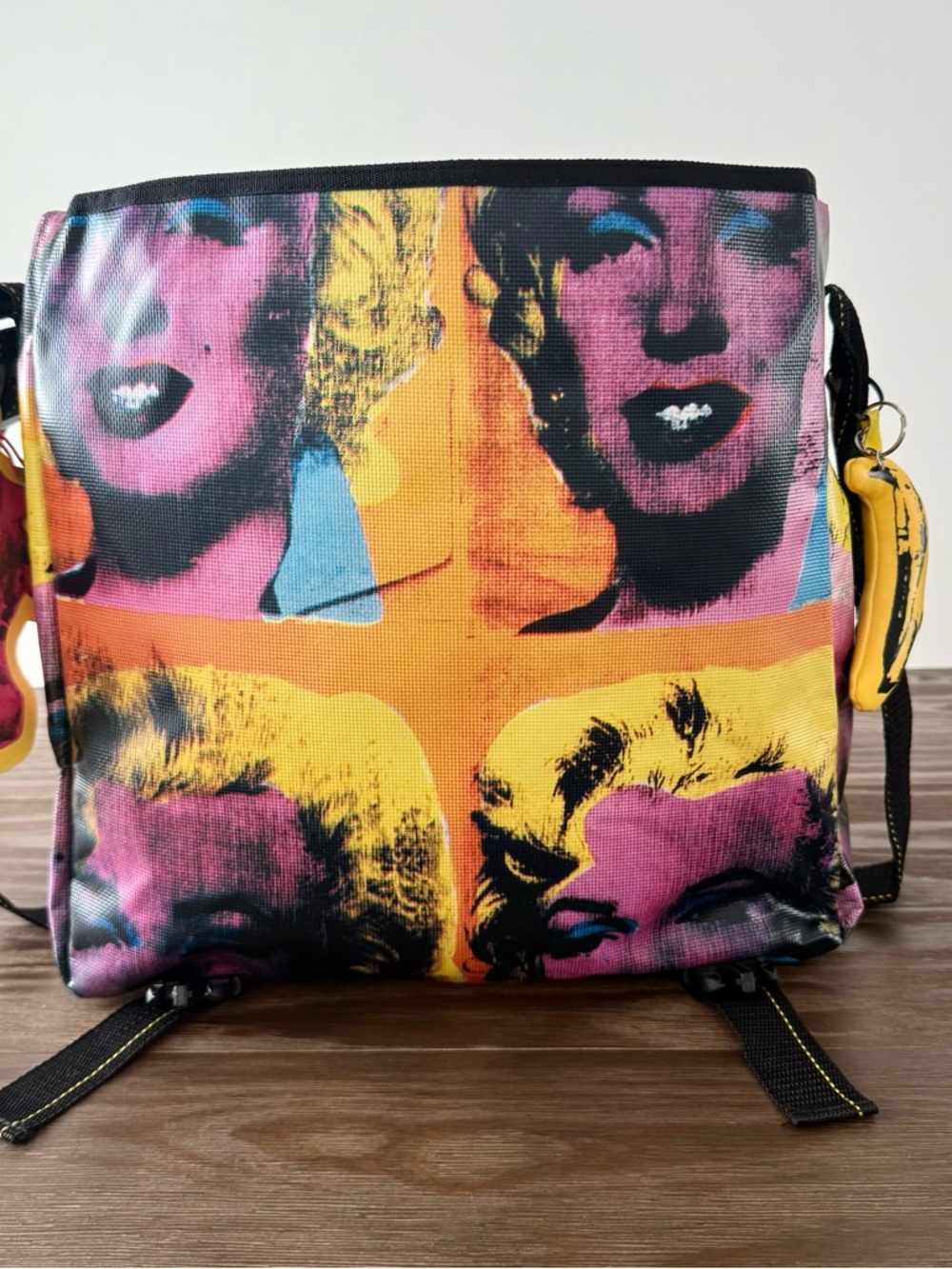 NEW Andy Warhol Loop Marilyn Monroe Pop Art Messenger Bag - Picture 6 of 9